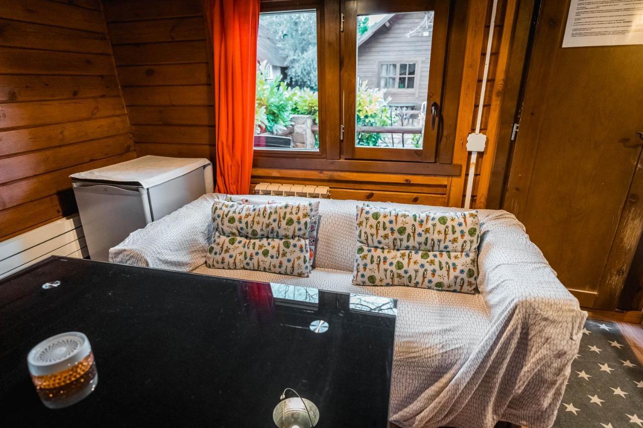 Fuente Del Lobo Glamping & Bungalows - Adults Only Pinos Genil Luaran gambar
