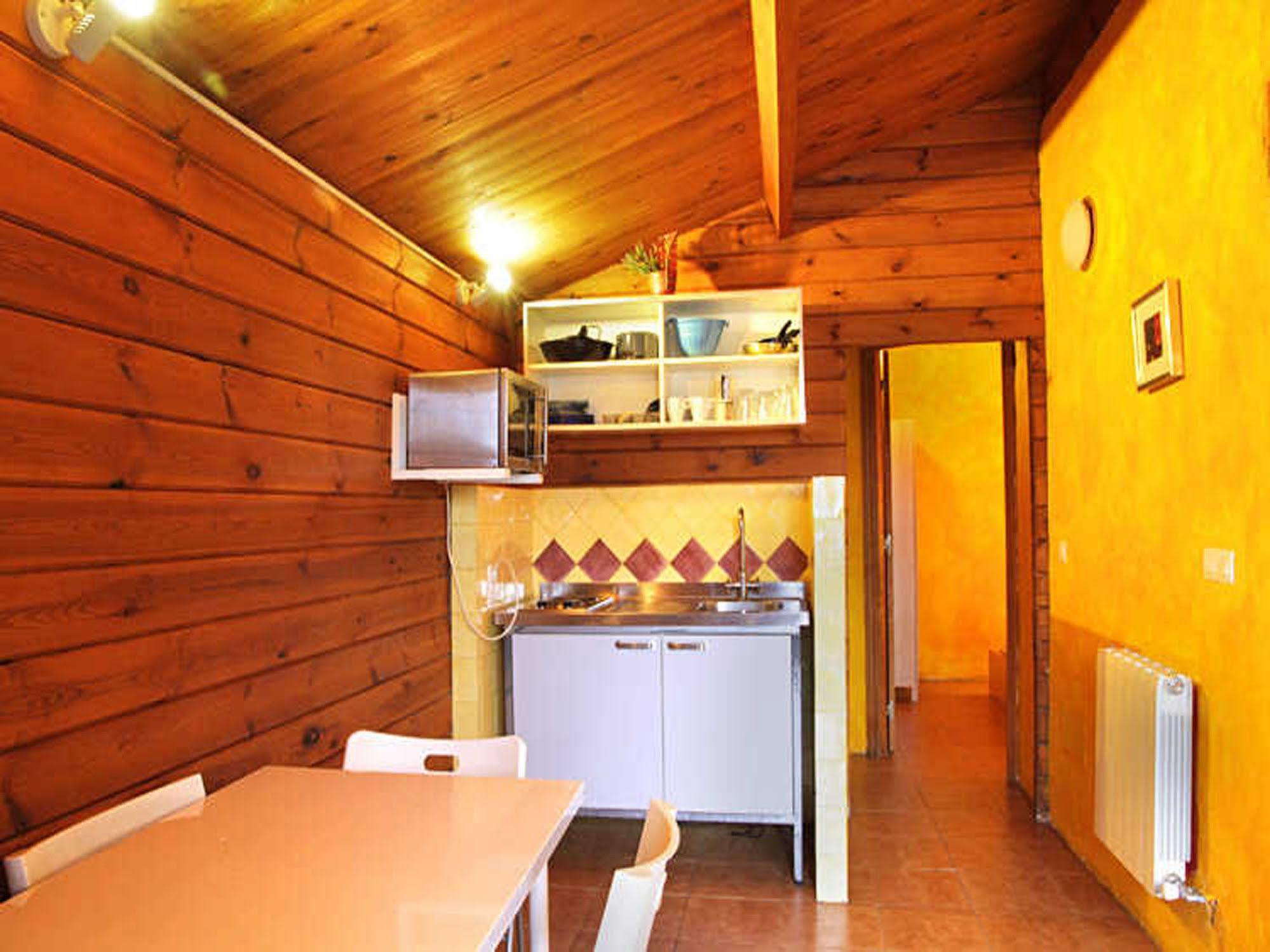 Fuente Del Lobo Glamping & Bungalows - Adults Only Pinos Genil Luaran gambar