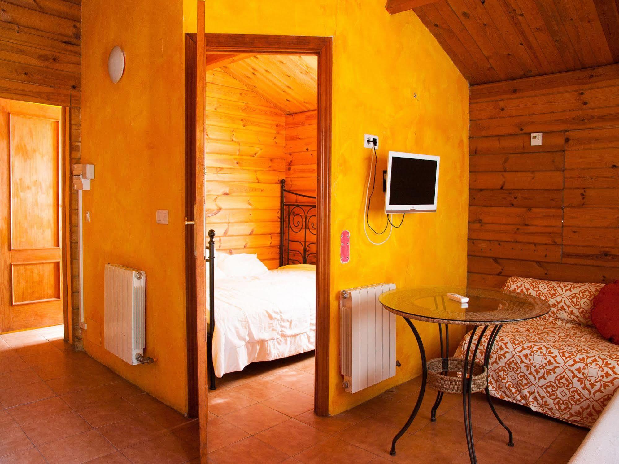 Fuente Del Lobo Glamping & Bungalows - Adults Only Pinos Genil Luaran gambar