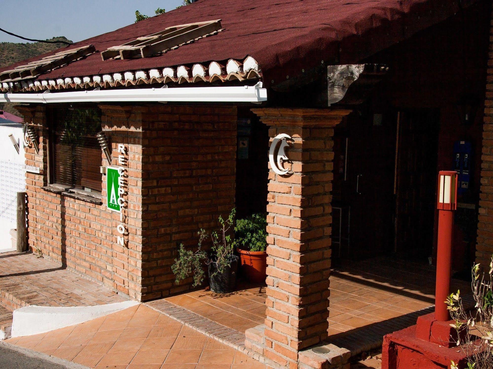Fuente Del Lobo Glamping & Bungalows - Adults Only Pinos Genil Luaran gambar