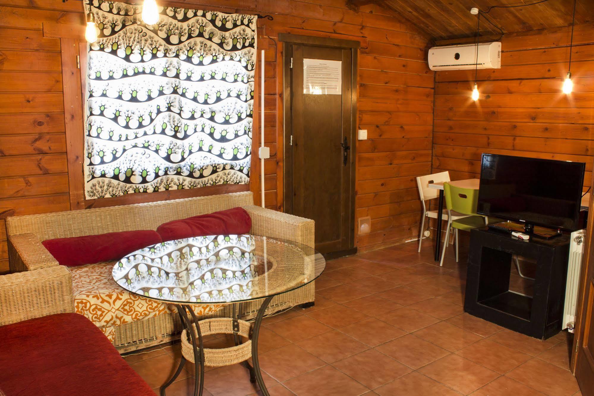 Fuente Del Lobo Glamping & Bungalows - Adults Only Pinos Genil Luaran gambar